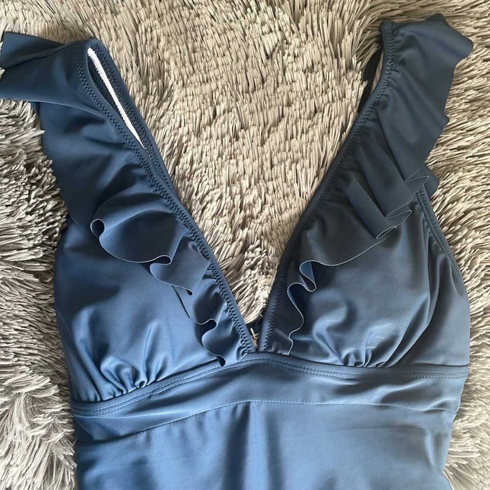 Cupshe Ruffled V-Neck & Lace-Up Back Swimsuit - Picture 6 of 14